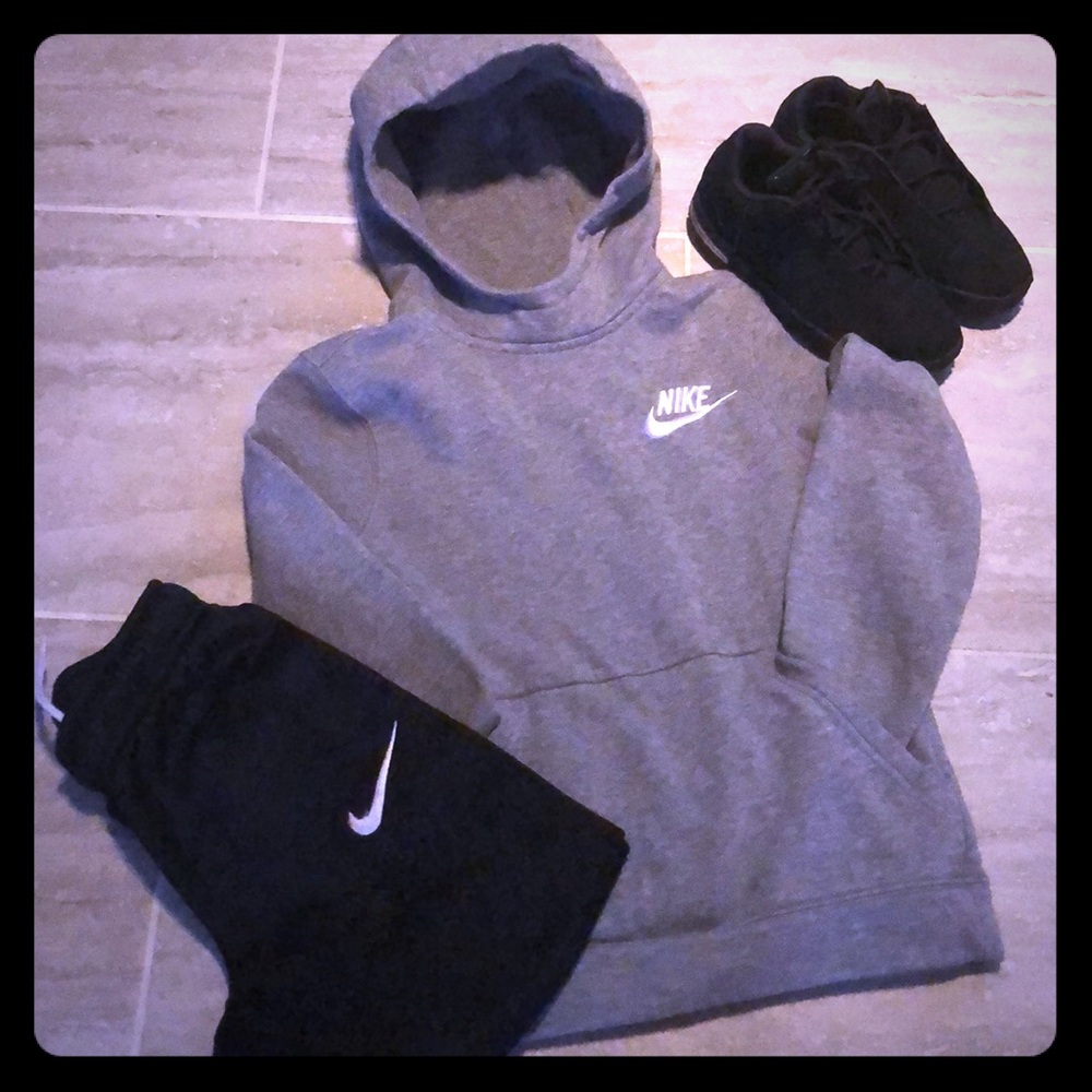 Boys Nike Hoodie (S)